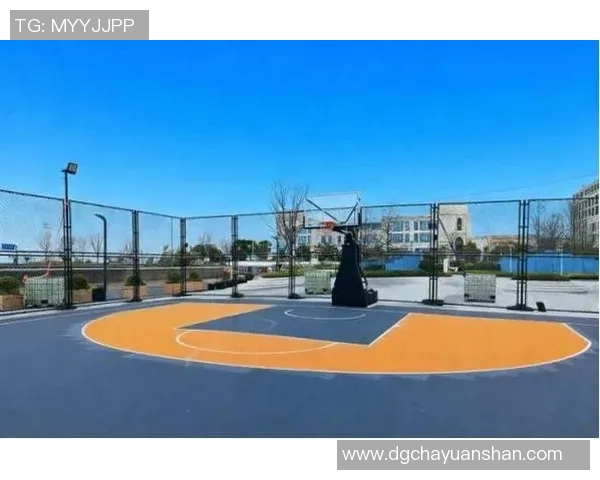 上海绿地滨江篮球场全新升级打造城市运动新地标与社区活力中心